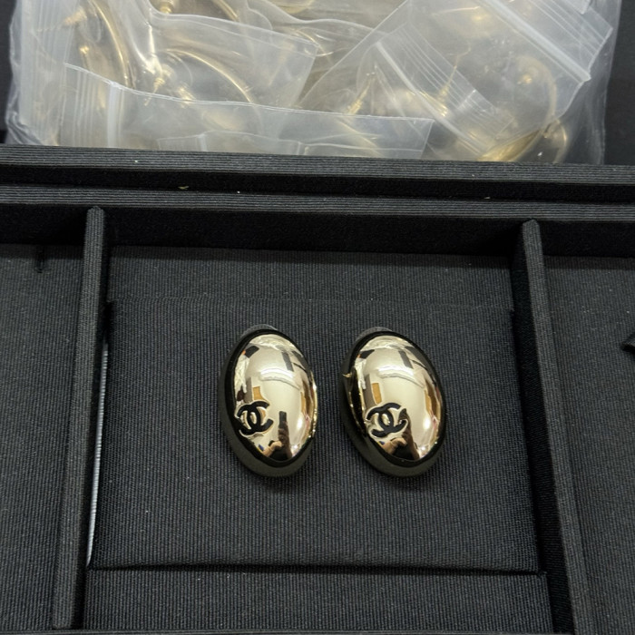 Women's Fashion Classic ear studs Dangle earrings Earwear Versatile Accessory