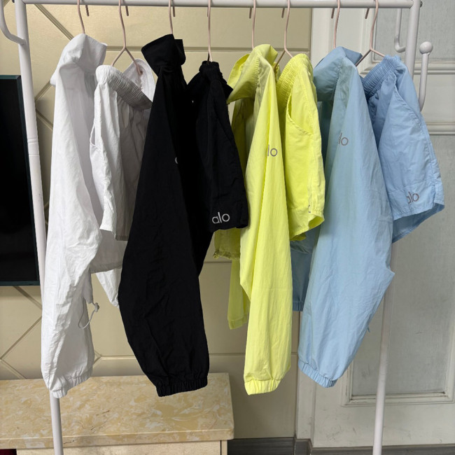 Women's Matching Sport Two Piece Set Windbreaker Sports Jackets Short Pants Running Shorts Sportswear