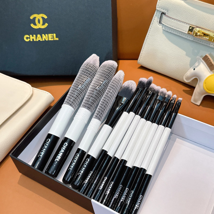 Women's Portable Soft Bristle Makeup Brush Set With Storage Pouch Facial Cosmetic Tools Kit Beauty Brush Set For Daily Makeup