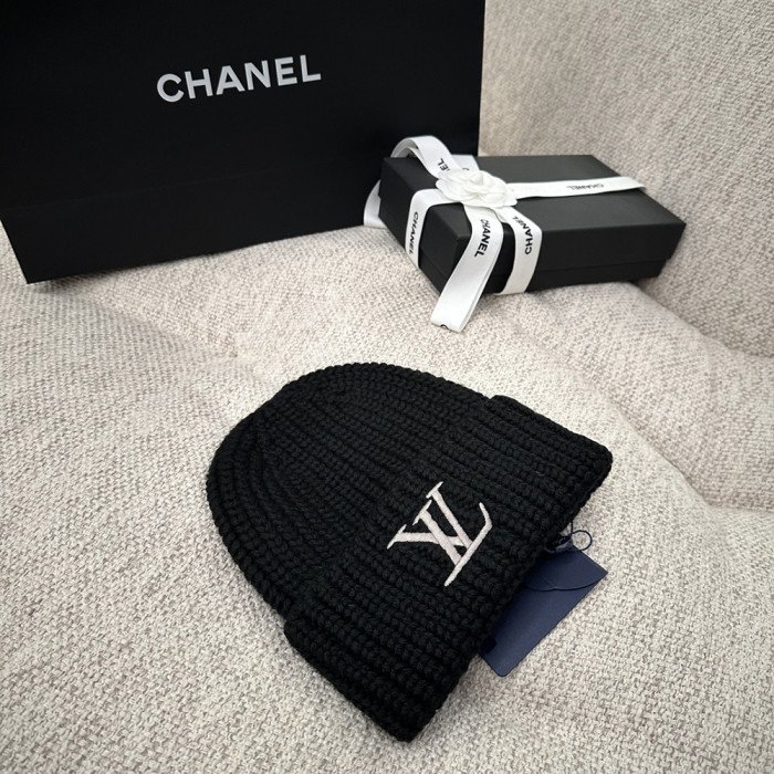 Men Women Beanie Hat Winter Wool Knitted Baggy Pull On Soft Caps
