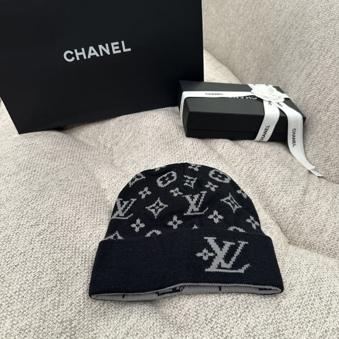 Men Women Beanie Hat Winter Wool Knitted Baggy Pull On Soft Caps