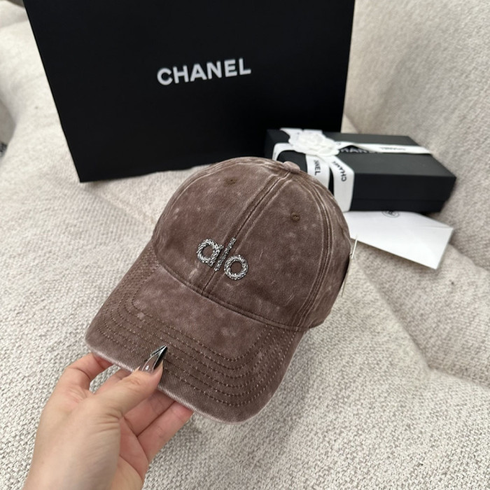 Men Women Classical Baseball Cap Visor Sun Hat Summer Headwear Peaked Cap Unisex