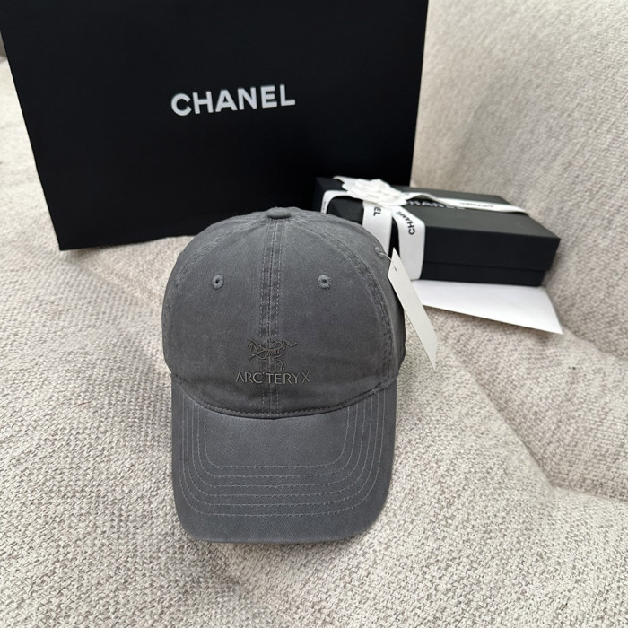 Men Women Classical Baseball Cap Visor Sun Hat Summer Headwear Peaked Cap Unisex