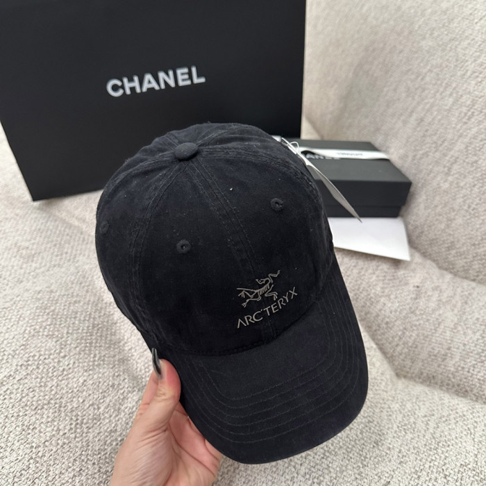 Men Women Classical Baseball Cap Visor Sun Hat Summer Headwear Peaked Cap Unisex