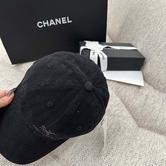 Men Women Classical Baseball Cap Visor Sun Hat Summer Headwear Peaked Cap Unisex