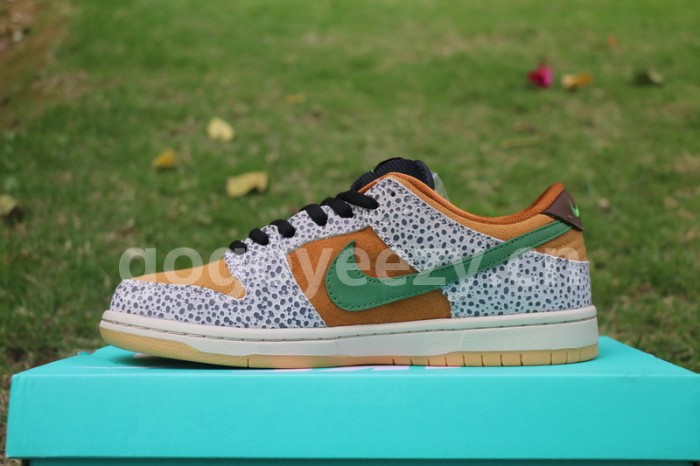 Authentic Nike SB Dunk Low “Safari”
