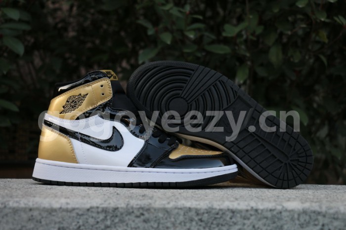 Authentic Air Jordan 1 Gold Toe