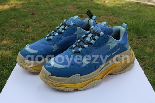 B 17FW Tripe-S High End Sneaker-008