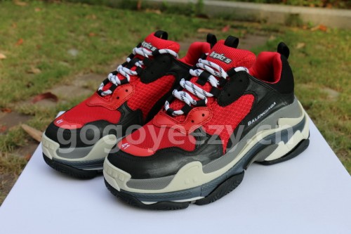 B 17FW Tripe-S High End Sneaker-019