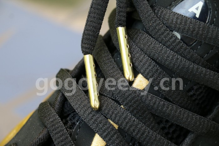 Authentic Air Foamposite Pro “Metallic Gold”