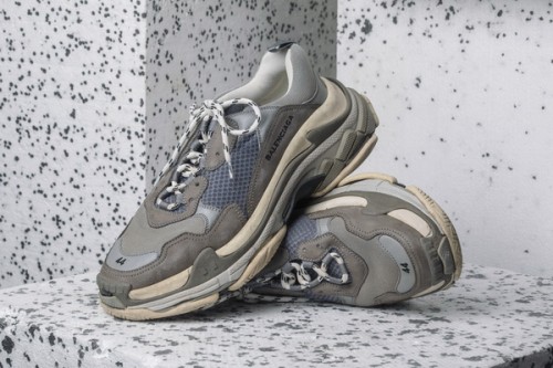 B 17FW Tripe-S High End Sneaker-005