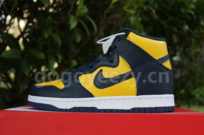 Authentic Nike Dunk High “Michigan”