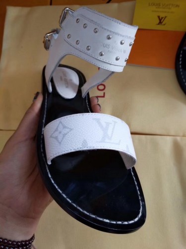 LV Sandals 1;1 Quality-015