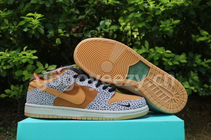 Authentic Nike SB Dunk Low “Safari”