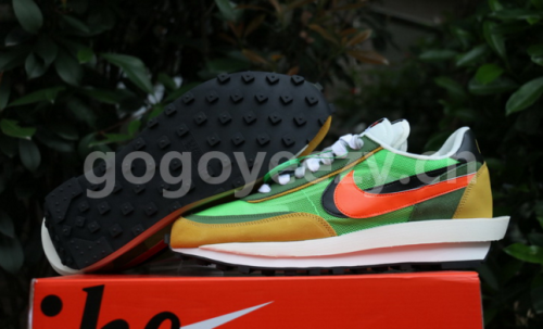 Authentic Sacai x Nike LDV Waffle BV0073-300 GS