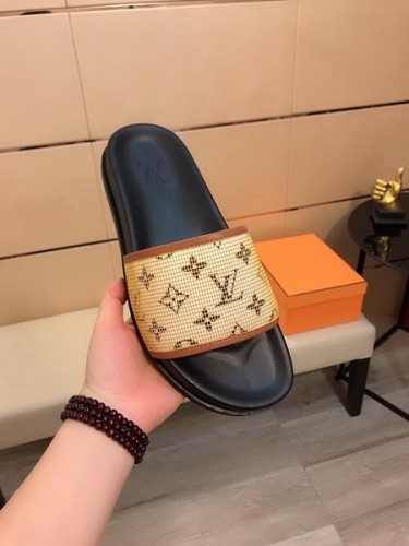 LV men slippers AAA-756