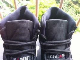 Authentic jordan 11 bred  man shoes(Christmas sale !)