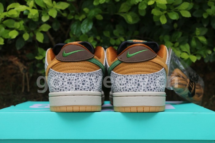 Authentic Nike SB Dunk Low “Safari”