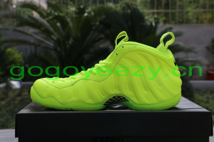Authentic Nike Air Foamposite Pro “Volt”