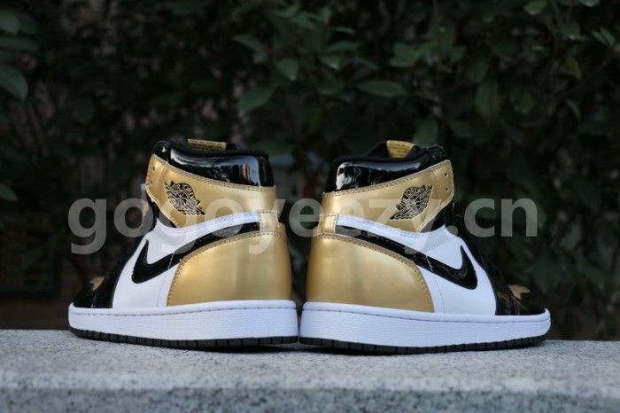 Authentic Air Jordan 1 Gold Toe