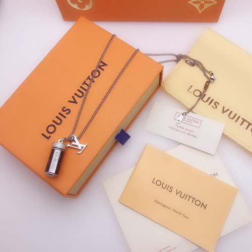 LV Necklace-005