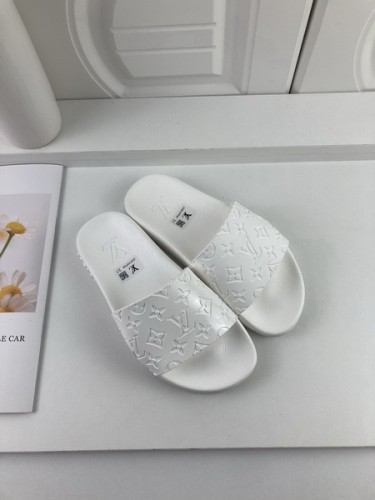 LV women slippers AAA-328