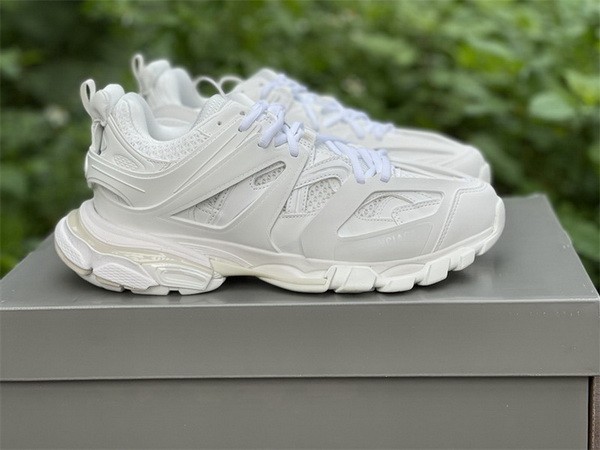 B 17FW Tripe-S High End Sneaker-257