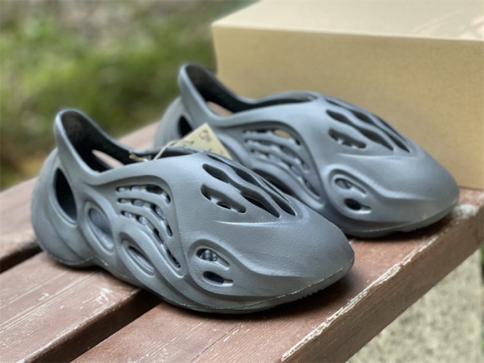Authentic Yeezy Foam runner Onyx