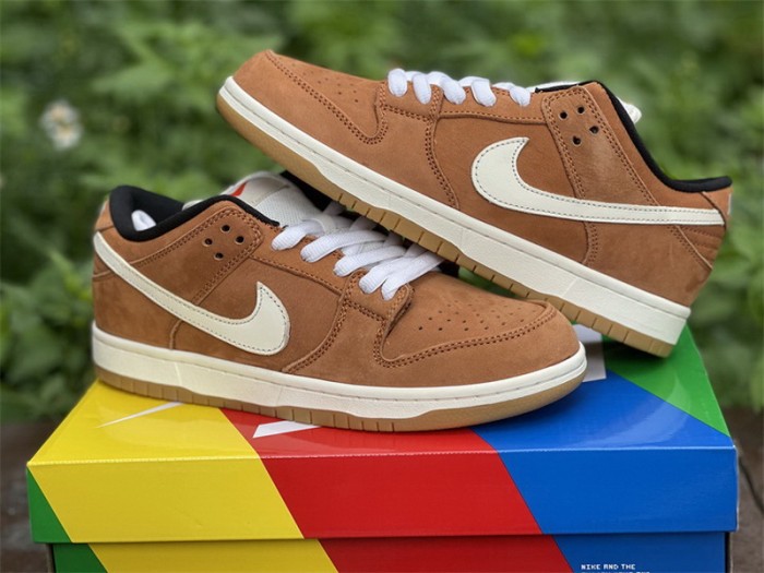 Authentic Nike SB Dunk Low   Wheat  
