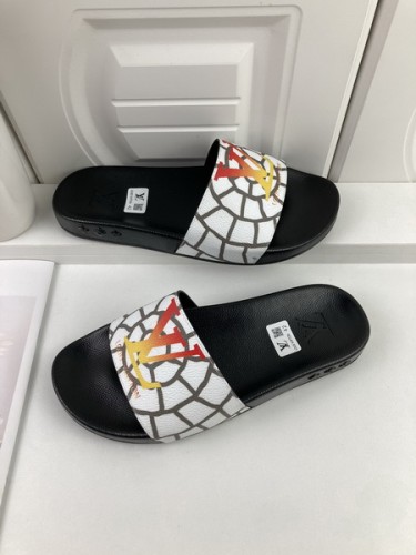 LV women slippers AAA-332