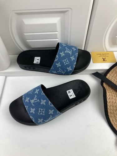 LV women slippers AAA-321