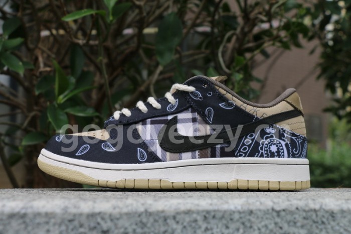 Authentic Travis Scott x Nike Dunk SB