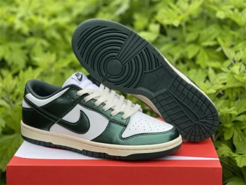Authentic  Nike Dunk Low Vintage Green