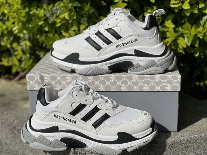 B 17FW Tripe-S High End Sneaker-268