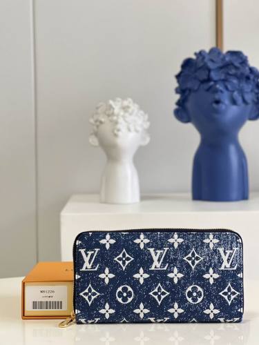 Super Perfect LV Wallet-484