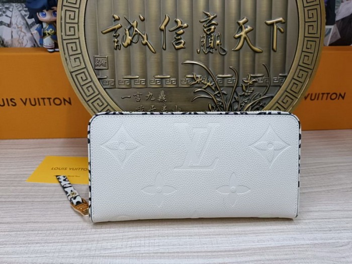 Super Perfect LV Wallet-215