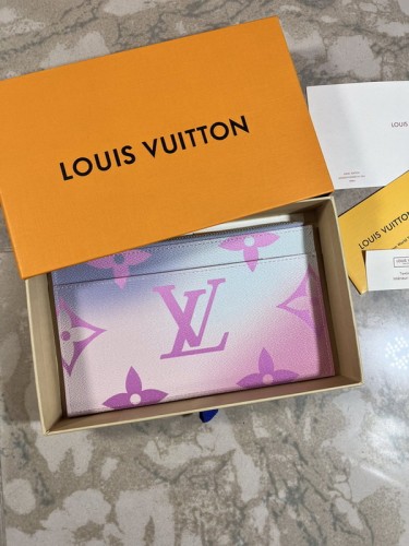 Super Perfect LV Wallet-009