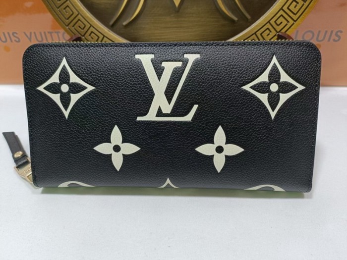 Super Perfect LV Wallet-173