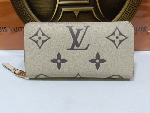 Super Perfect LV Wallet-174