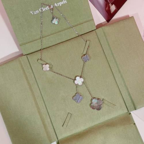 Van Cleef & Arpels Necklace-140