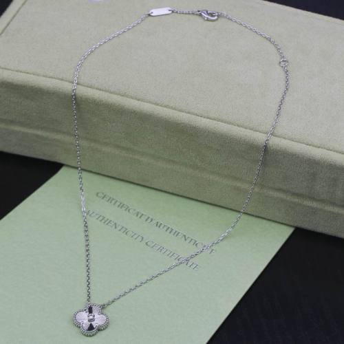 Van Cleef & Arpels Necklace-057