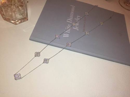 Van Cleef & Arpels Necklace-128