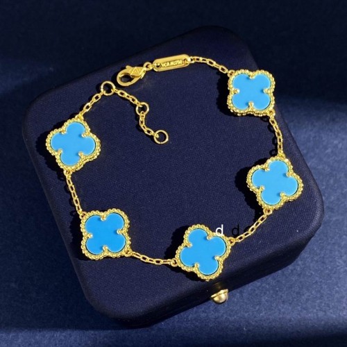 Van Cleef & Arpels bracelet-049