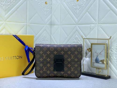 LV Hangbags AAA Men-059