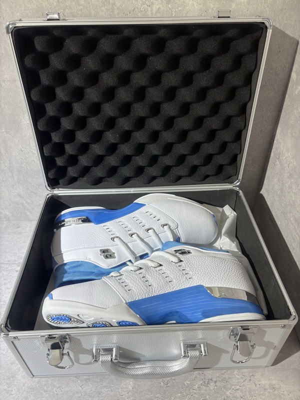 Authentic Air Jordan 17 Low “University Blue” (with suitcase)