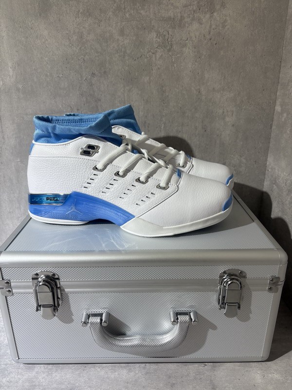 Authentic Air Jordan 17 Low “University Blue” (with suitcase)