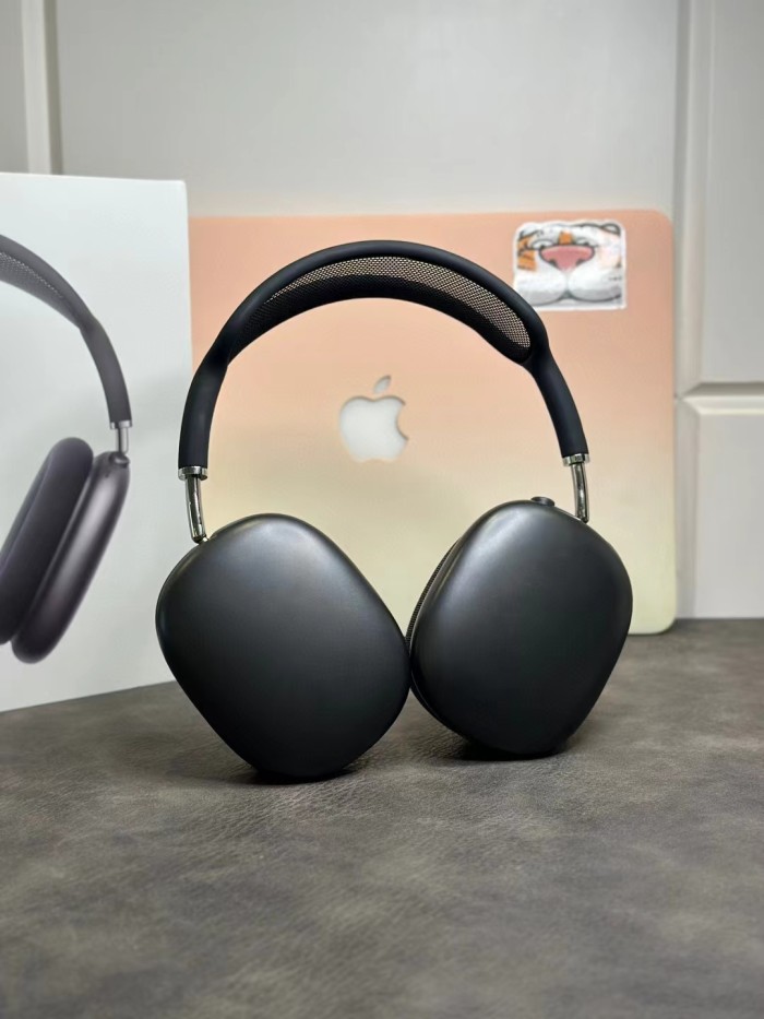 Air Pods MaX in