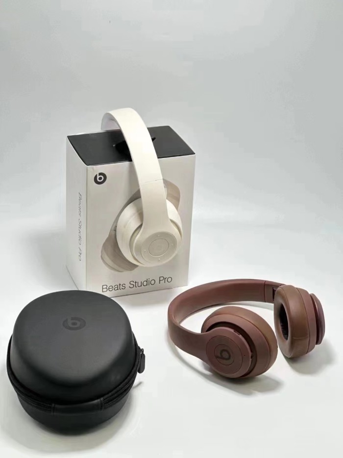 Beats Studio Pro noise reduction