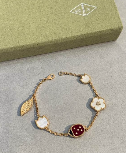 Van Cleef & Arpels bracelet-084