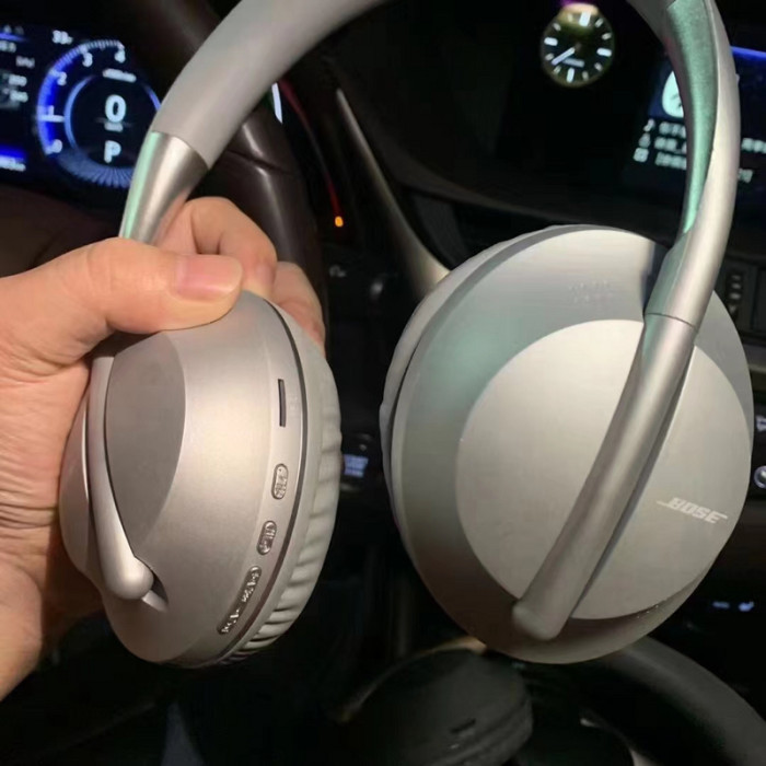 Bose 700